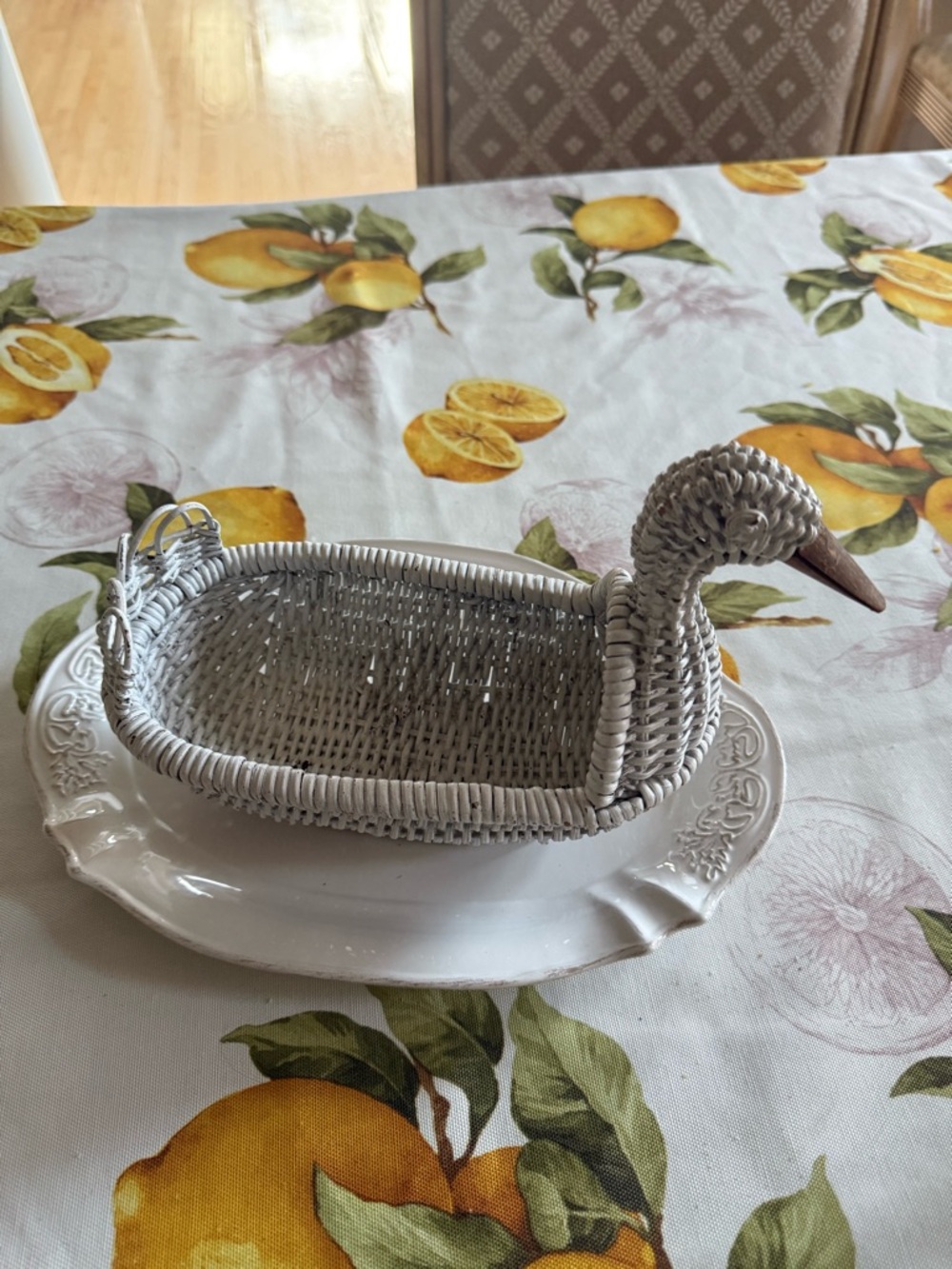Handwoven White Wicker Duck / Swan Basket w/ White Oval Scalloped Edge Plate